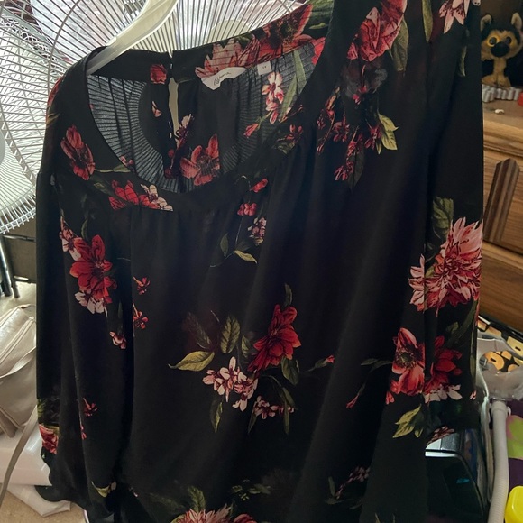 Women’s Reitman’s 2x floral blouse. - Picture 7 of 7